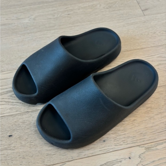 Yeezy Other - Adidas Yeezy Slides Onyx Size 11